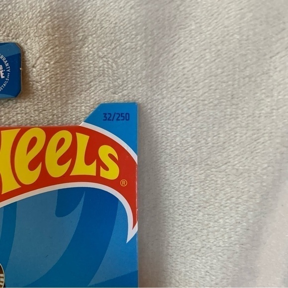 MATTEL Hot Wheels 2023 Rodger Dodger Dream Garage Diecast Car White Gold - Picture 13 of 13